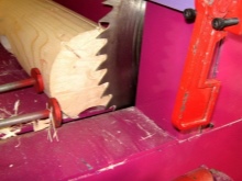 Оцилиндровочный станок для обработки бревен: конструкция и изготовление своими руками