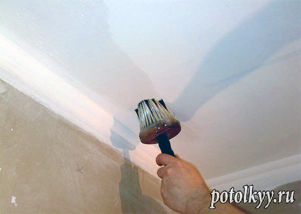 Монтаж плитки из пенополистирола на потолок