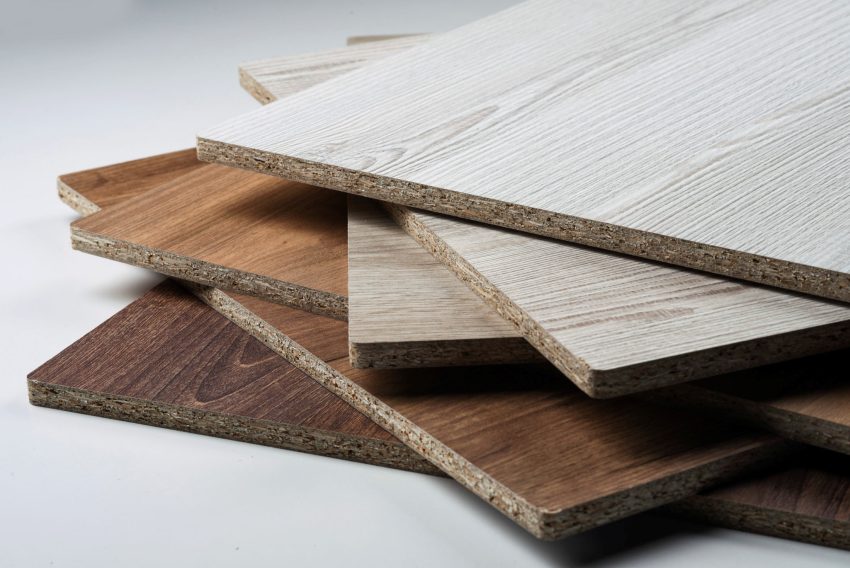 В зависимости от качества и сорта, древесные плиты могут использоваться для черновых или отделочных работ