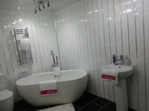 ﻿﻿Отделка ванной пластиковыми панелями + 110 фото